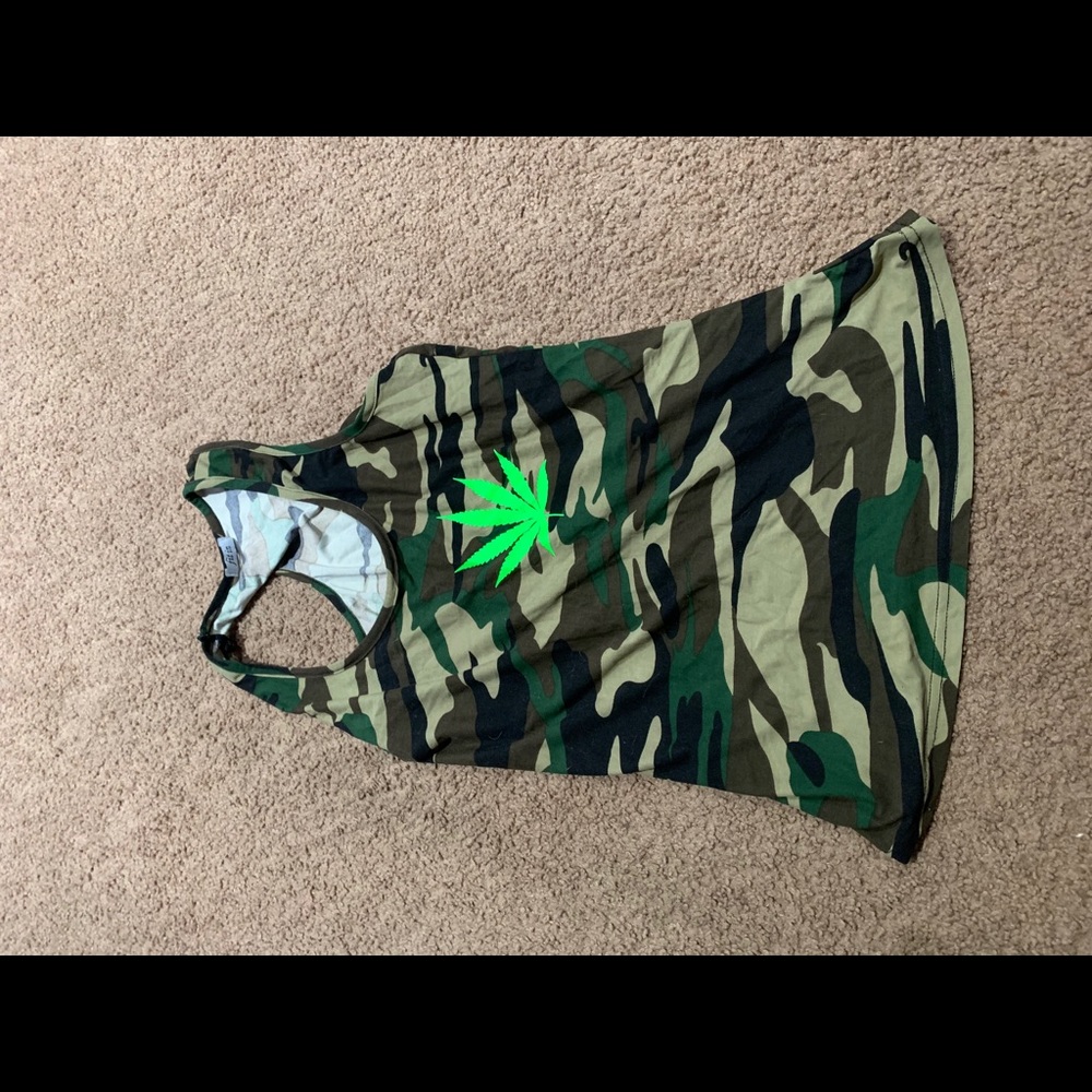 Clothes - Picture 13 of 16